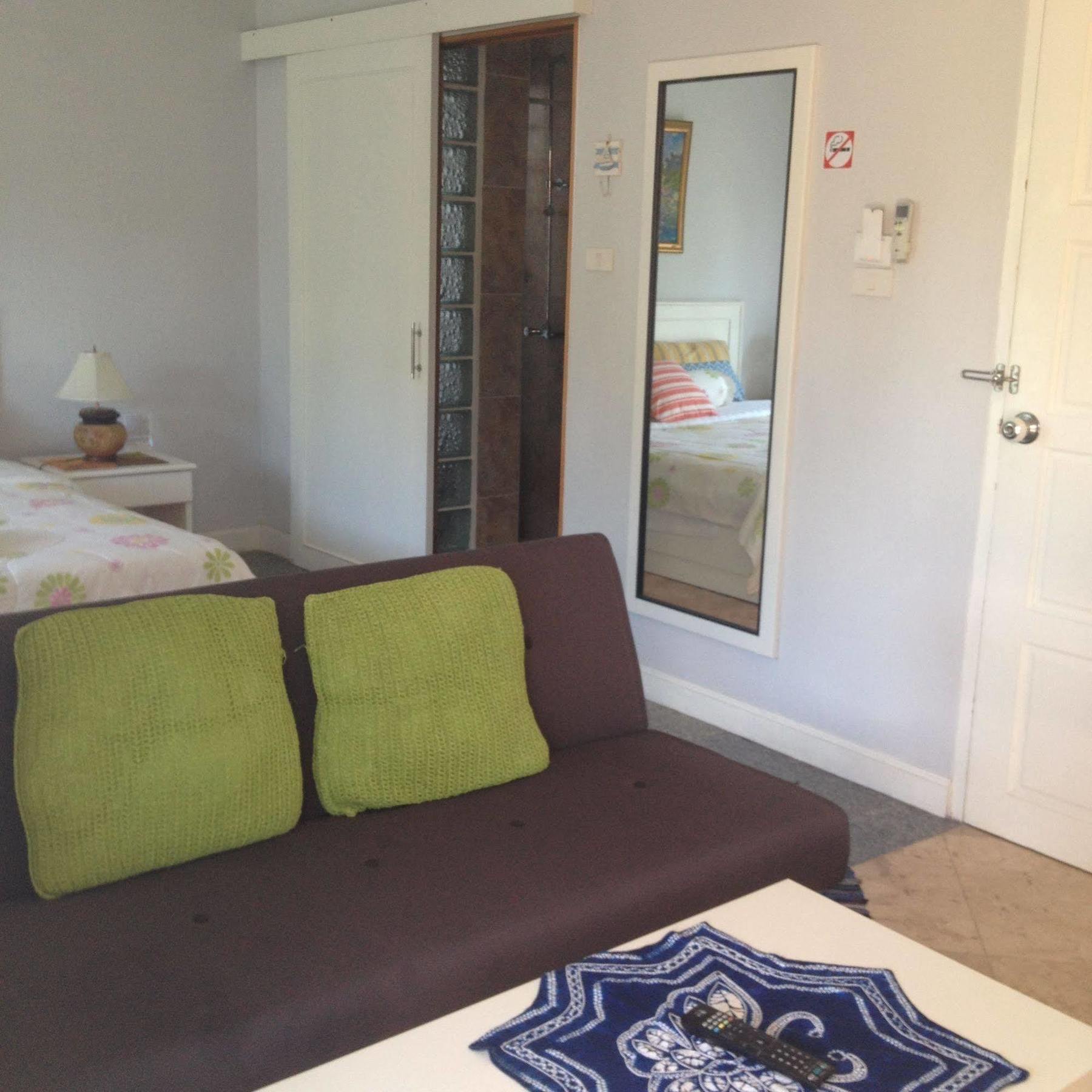 Yiasu Bed And Breakfast Pattaya Bagian luar foto