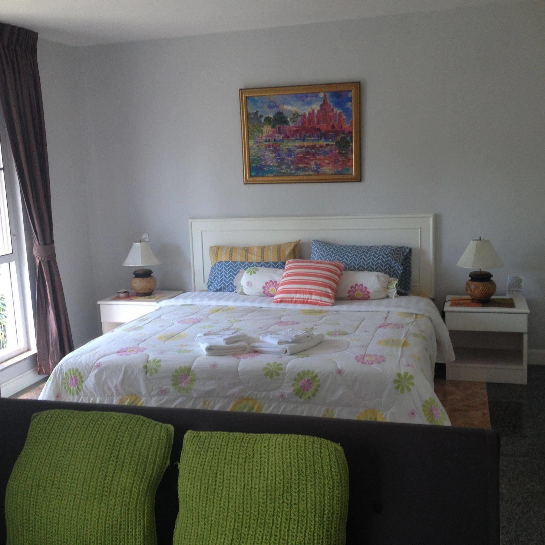Yiasu Bed And Breakfast Pattaya Bagian luar foto