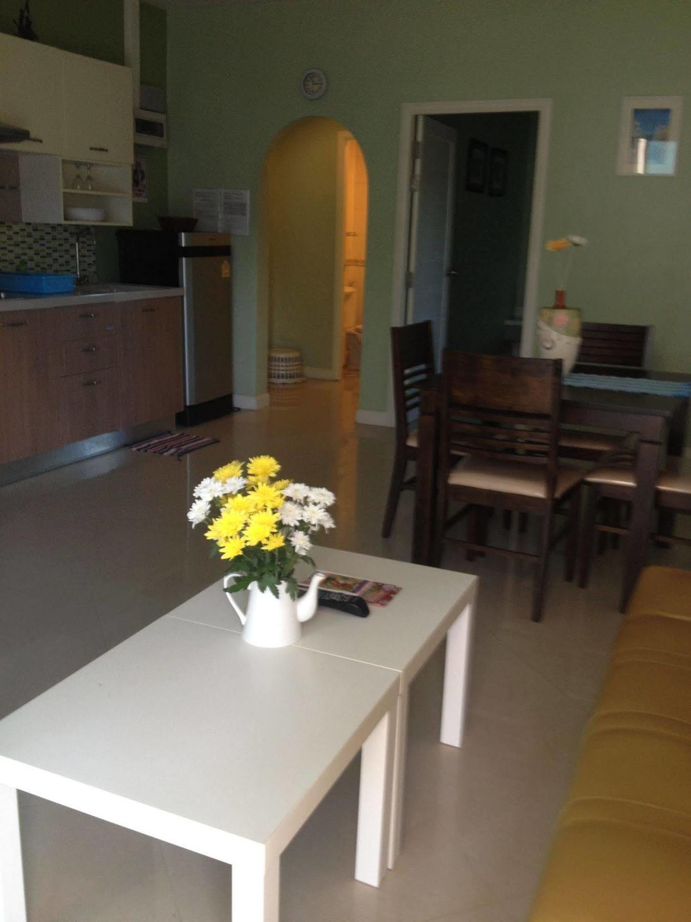 Yiasu Bed And Breakfast Pattaya Bagian luar foto